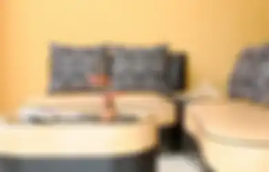 Terdiri dari Sofa Two Sitter, Begini Asiknya Aplikasi Warna Orange di Ruang Tamu!