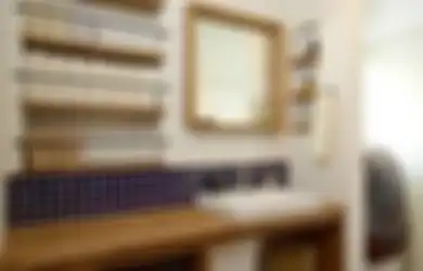 Trik Mengatasi Dampak Buruk dari Posisi Kamar Mandi yang Berhadapan dengan Pintu Masuk, Cobalah Gunakan Cermin