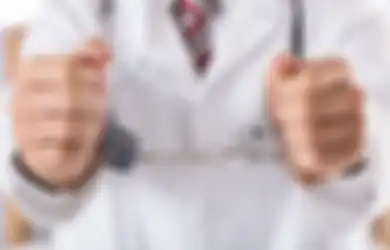 Sambil Lakukan Ekshibionis Pas Operasi, Dokter Gigi Ini Dijatuhi Hukuman