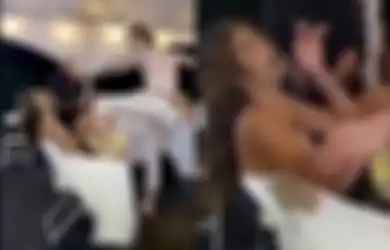 Syoknya Para Tamu Bukan Main, Muka Pengantin Wanita Ini Bonyok Dicium Kaki Suami di Nikahannya Sendiri, Nangis Berjam-jam di WC Gegara Malu