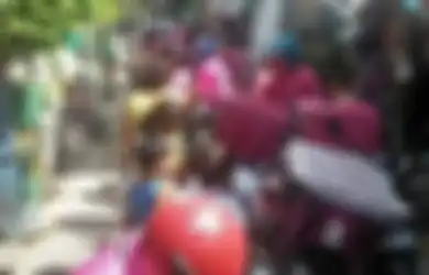 Niat Hati Pesan Makan Lewat Aplikasi, Gadis Cilik Ini Malah Bikin Panik Sang Nenek, 42 Driver Datang Sekaligus Antar 1 Orderan 