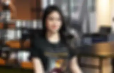 Simpel Tapi Kece, Intip 5 Padu Padan Kaos Hitam ala Tissa Biani!