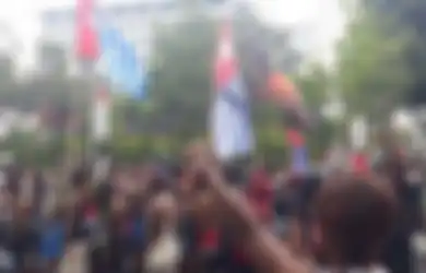 Terobos Masuk KJRI Melbourne, Orang Tak Dikenal Kibarkan Bendera Bintang Kejora dan Spanduk 'TNI Out, Stop Killing Papua', Istana Angkat Bicara