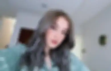 5 OOTD Adik Kimberly Ryder, Natasha Ryder Pakai Outfit Plaid. Kece Maksimal!