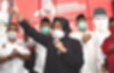 Jagoan Megawati dan PDIP Menang dalam Hitungan Sementara, Wali Kota Risma Nurut Diminta Pose Begini di Depan Kamera: Saranghae Surabaya!