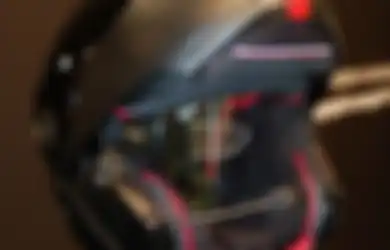 Ngakak! Beli Helm Harga Rp 100 yang Dateng Justru Penutup Kepala Ayam