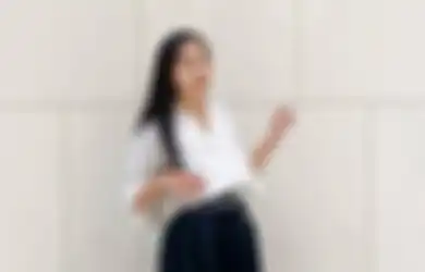 3 Trik Tampil Kece Pakai Kemeja Putih ala Adik Nikita Willy, Winona Willy!