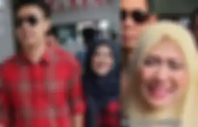 Tega-teganya Video Call Istri Sah saat Selingkuh, Pablo Benua Pamerkan Wanita Simpanan ke Rey Utami: Gue Tunjukin Ceweknya, Gue Peluk