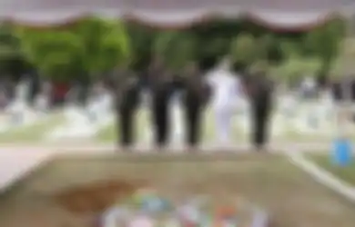Meninggal Dunia Karena Sakit, Wakil KSAD Herman Asaribab Dimakamkan di Tanah Papua, Letjen Ali Bogra: Kita Kehilangan Anak Bangsa Terbaik