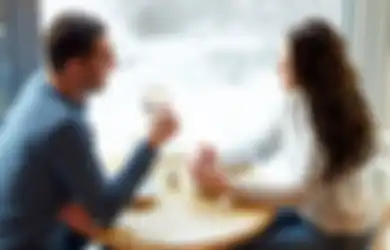 Kala Harus Berteman Sama Mantan, Ada Dampak Negatifnya Lho!