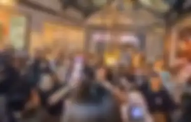 Asik Berjoget Diiringi Musik Dangdut, Restoran di Surabaya Auto Ditutup Usai Bikin Kerumunan Pas Opening, si Pemilik: Saya Nggak Nyangka Bakal Membludak