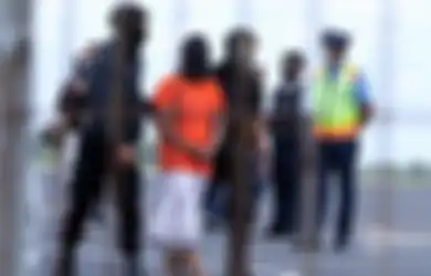 Sembunyi di Rumah Tepi Sawah, Begini Kondisi Bunker Teroris Upik Lawanga yang Diduga untuk Merakit Senjata, Disembunyikan Terpal Hitam dan Tergenang Air