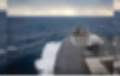 Detik-detik AU dan AL Tiongkok Kirim Pasukan Untuk Ajak Tempur USS John McCain di Laut China Selatan, Ternyata Ini Sebabnya!