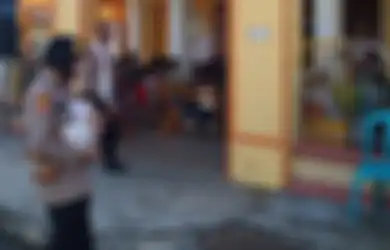 Inilah Sosok Brigpol Caesilia Ina, Polwan yang Viral Karena Gendong Bayinya Saat Amankan Perayaan Natal di Gereja NTT