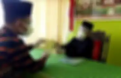 Mengharukan, Mempelai Wanitanya Dikarantina Gara-gara Positif Covid-19, Pria Ini Terpaksa Jalani Prosesi Pernikahan Sendiri