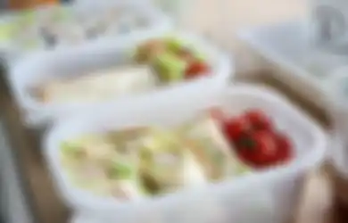 Bau Kotak Makan Tak Bisa Hilang? Siapa Sangka Selembar Roti Bisa Jadi Jawabannya, Begini Caranya!