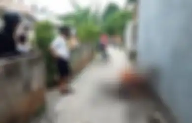 Di Depan Mata Kepalanya Sendiri Sang Tetangga Kejang-kejang dalam Kobaran Api, Pria Ini Panik Siramkan Air Kelapa Parut: Spontan Pakai Air di Ember