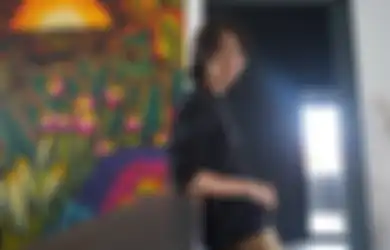 Nggak Cuma Jago Akting di Film Melankolia, Ari Irham Nge-DJ dan Nulis Buku Juga
