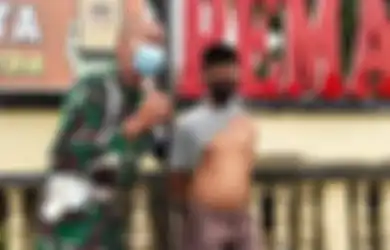 Tuntut Keadilan untuk Anaknya yang Kehilangan Sebelah Tangan, Tentara Berpangkat Serda Menangis di Depan Mapolres Pemantangsiantar: Tolong Saya Bapak...