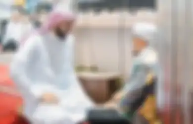 Bagi-bagi 4.500 Botol Susu Kurma, Ini Pesan Syekh Ali Jaber Soal Amalan di Hari Jumat, Dari Sedekah Hingga Doa yang Diijabah 