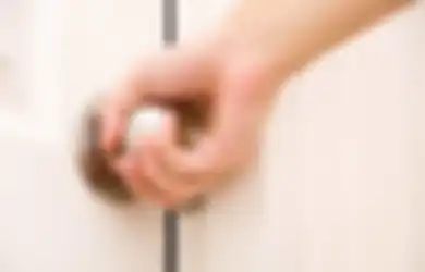 Ada yang Tak Gampang Karatan, Tilik Perbandingan Dua Material Pembentuk Handle Pintu!