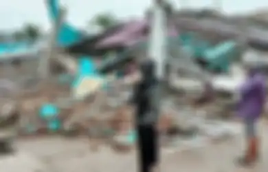Puluhan Kali Terjadi Gempa Susulan, Ini Tindakan Mensos Risma Buat Rakyat Majene