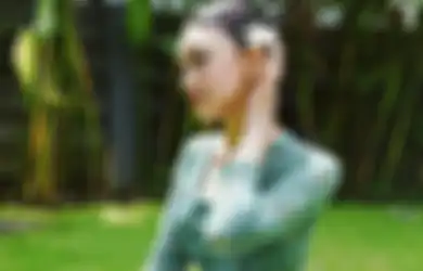 3 Penampilan Anak Nola B3, Naura Ayu Pakai Kebaya. Ayu Banget!