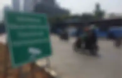 Tilang Wanita yang Langgar Lalu Lintas, Polisi Ini Pilih Disogok Pakai Ciuman, Tak Sadar Terekam Kamera CCTV!