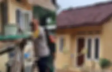 Pemiliknya Biasa Tidur di Lantai Tanah Beralas Tikar, Rumah Kopka Hamim Si Prajurit TNI Memprihatinkan, Wakapolres Subang Turun Tangan Lakukan Perbaikan