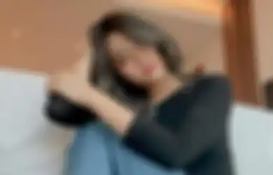 Wajb Tiru 6 Cara Tampil Kece Pakai Outfit Hitam ala Yoriko Angeline!