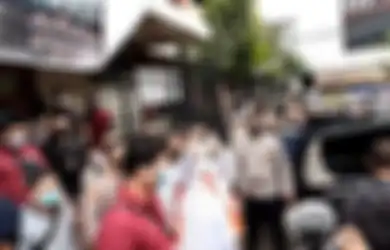 Foto Terduga Teroris di Sidang Habib Rizieq Beredar, Klarifikasi Munaman Jadi Sorotan, Netizen: Tangkap Oknum Berjubah Agama!