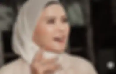 Angel Lelga Mendadak Urai Kesedihan Mendalam, Akui Selama 17 Tahun Tak Pernah Jalankan Ibadah Puasa Bareng Keluarga, Ternyata Ini Penyebabnya