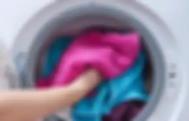 Pakaian Jadi Tidak Awet dan Rusak, Mulai Sekarang Jangan Ulangi Kebiasaan Buruk Ini Saat Pakai Mesin Cuci