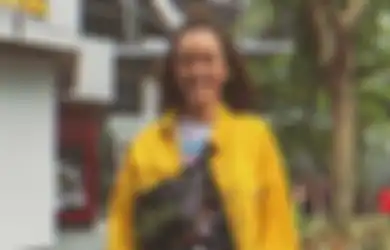 Kasual Sampai Formal, Ini 3 Gaya Anak Tora Sudiro, Nabila Sudiro Pakai Outfit Kuning!