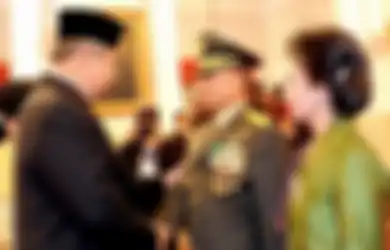 Bak Air Susu Dibalas Air Tuba, Foto Cium Tangan SBY Beredar, Sosok Ini Penasaran Respon Moeldoko Bila Berjumpa Mantan Bosnya