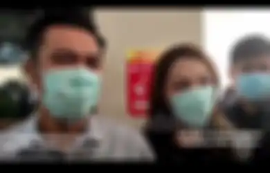 Pasca Kepergok Pakai Gelang yang Sama dengan Angel Sepang, James Athur Kini Pamer Jam Tangan Couple dan Cincin Kawinnya, Michaela Paruntu Langsung Respon Begini