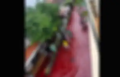 Fenomena Aneh dan Langka, Air Banjir di Pekalongan Berwarna Merah, Warga: Biasanya Tidak Pernah Terjadi