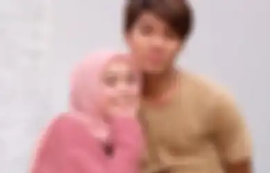 Digadang-gadang Bakal Ikuti Jejak Aurel-Atta Menikah Tahun Ini, Pasangan Rizky Billar dan Lesty Kejora Diterawang Paranormal, Sebut Ada Keraguan