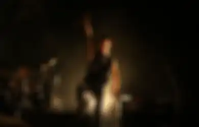 Intip Nih Aksi Taka One OK Rock Nyanyikan Lagu Lewis Capaldi