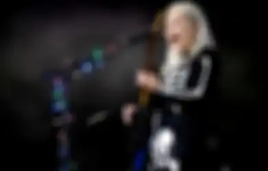 Phoebe Bridgers Cover 'Nothing Else Matters' Metallica Jadi Lebih Muram & Gelap