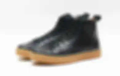 5 Rekomendasi Sneakers Lokal High Warna Hitam Gum Berkualitas