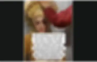 Mahkota yang Dipakai Beratnya 4 Kilogram, Seorang Pengantin Perempuan Mual-mual Hingga Nyaris Pingsan di Pelaminan, Perias: Saya Terkejut...