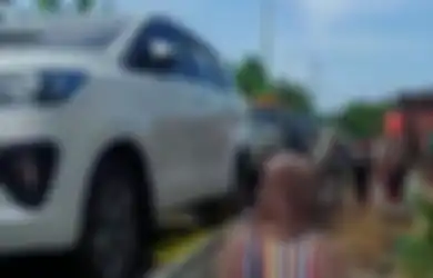 Warganya Berbondong-bondong Beli Mobil Mewah Usai Jual Tanah, Pak Kades di Tuban Ini Justru Dihantui Kekhawatiran, Uang Miliaran Malah Tak Diinvestasikan