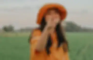 Tampil Keren Pakai Kemeja ala Adik Marsha Aruan, Michelle Aruan!
