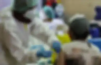 Vaksinasi Tahap Kedua Dimulai dari Pedagang Pasar Tanah Abang