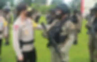 Bakal Jadi Mimpi Buruk KKB Papua, 100 Personel Brimob Pilihan Siap Dikirim ke 'Medan Perang', Kapolda NTT Turun Tangan Sendiri Lepas Pasukan Terbaiknya