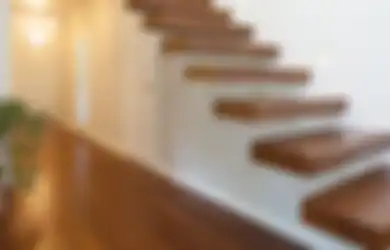 Pilih Tangga yang Pas dengan Rumah? Ini 5 Model Konstruksinya