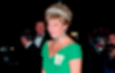 Nostalgia 5 Penampilan Charming Princess Diana Pakai Outfit Hijau!