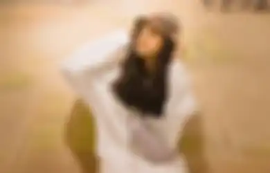 Gaya Anak Ramzi, Asila Maisa Pakai Outfit Serba Putih, Chic Abis!