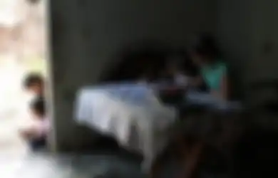 Sekolah Udah Lama Tutup, Remaja Ini Jadi Guru Dadakan Selama Pandemi